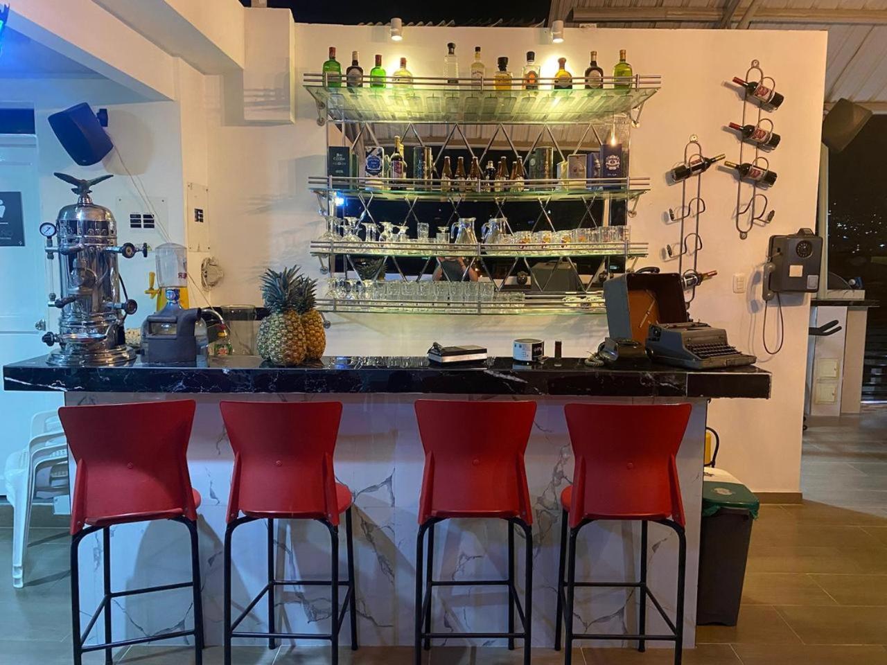 Hotel Alameda Plaza Cali Bagian luar foto